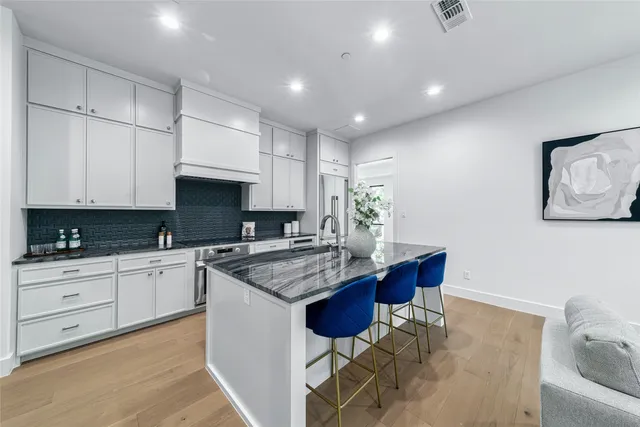 3601 Routh St #2F, Dallas, TX 75219