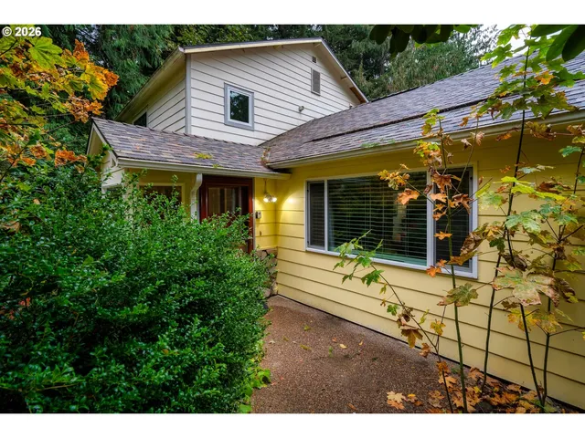 69437 E  Vine Maple Dr, Rhododendron, OR 97049