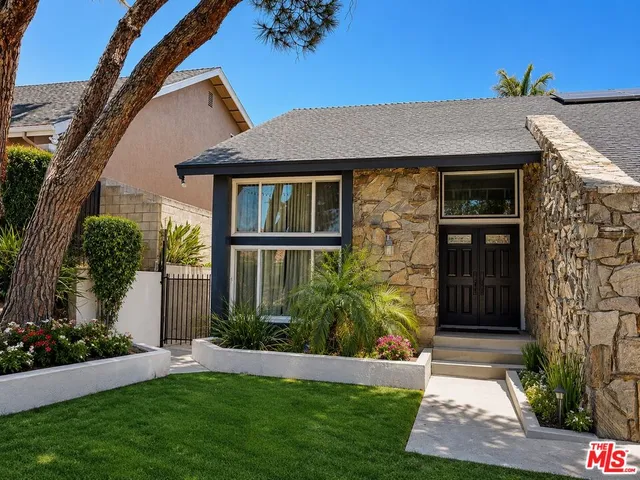5456 Marjan Ave, Los Angeles, CA 90056