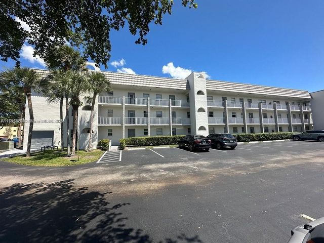 8450 Sunrise Lakes Blvd #306, Fort Lauderdale, FL 33322