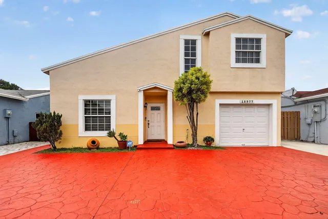 18977 NW 63rd Ct Circle, Hialeah, FL 33015