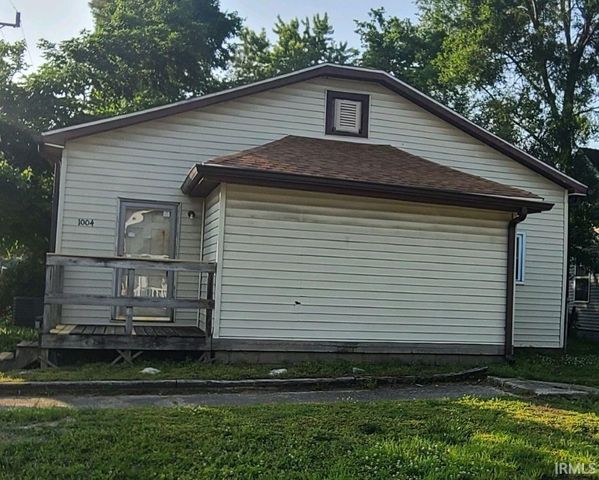 1004 N  14th St, Vincennes, IN 47591