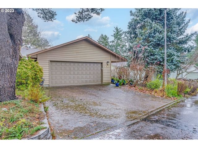 1114 NW Springwood Ln, McMinnville, OR 97128