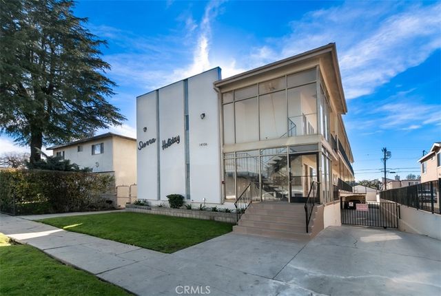 14106 Delano St, Van Nuys, CA 91401