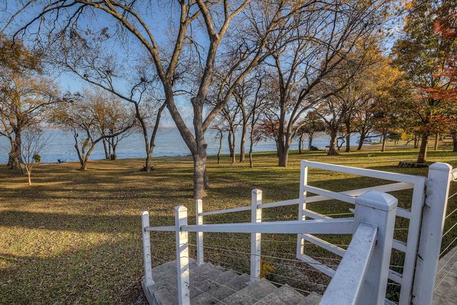 8606 Columbia Dr, Rowlett, TX 75089