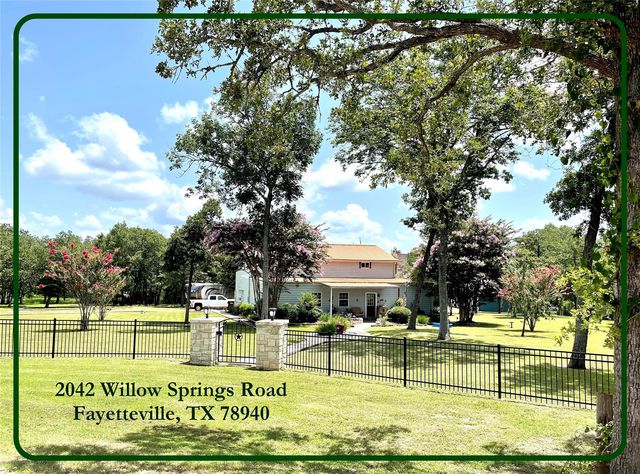 2042 Willow Springs Rd, Fayetteville, TX 78940