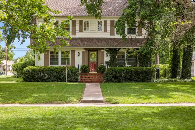 101 W  20th Ave, Hutchinson, KS 67502