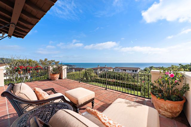 8 Whalers Blf, Newport Coast, CA 92657