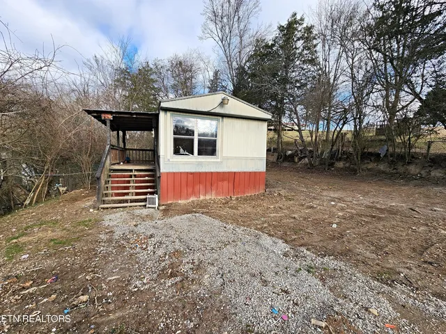 975 Davis Chapel Rd, La Follette, TN 37766