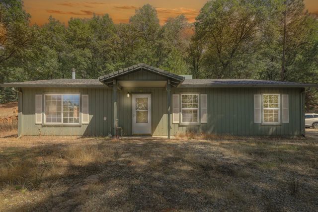552 Timber Ln, West Point, CA 95255