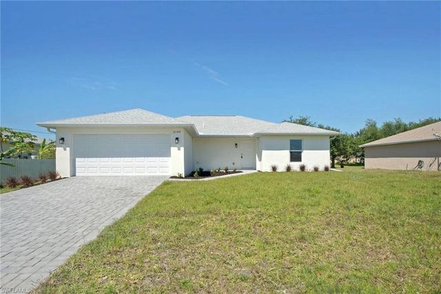 2104 NE 15th Pl, Cape Coral, FL 33909