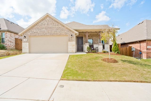 732 Long Iron Dr, Fort Worth, TX 76108