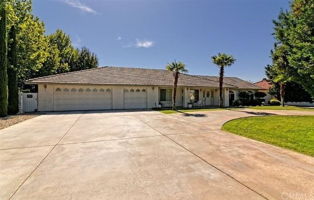 12365 Yorkshire Dr, Apple Valley, CA 92308