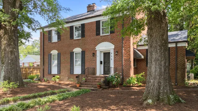 925 S  Chestnut St, Henderson, NC 27536