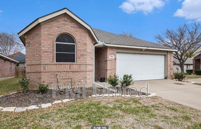 511 Horse Shoe Dr, Euless, TX 76039