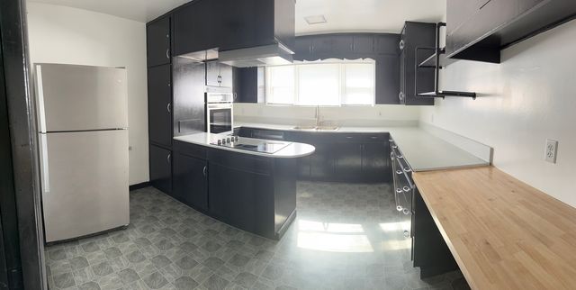 4702 N  44th St #2, Milwaukee, WI 53218