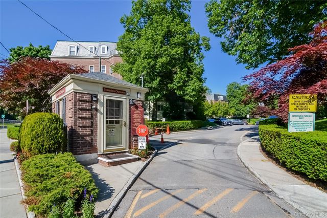 7 Chateaux Circle #7F, Scarsdale, NY 10583