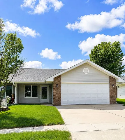 1100 Jonathan Cir, Norfolk, NE 68701