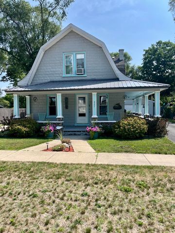327 S  Hemlock St, Evart, MI 49631