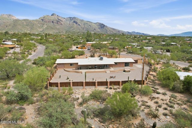 6615 N  Camino De La Karina, Tucson, AZ 85718
