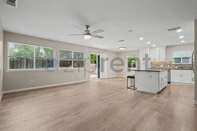 2307 N  Cirby Way, Roseville, CA 95661