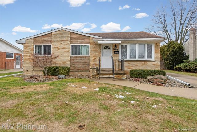 24036 Harvard Shore Dr, Saint Clair Shores, MI 48082