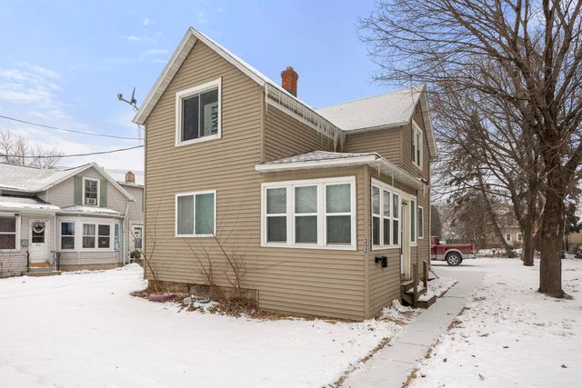 212 Chute St, Menasha, WI 54952