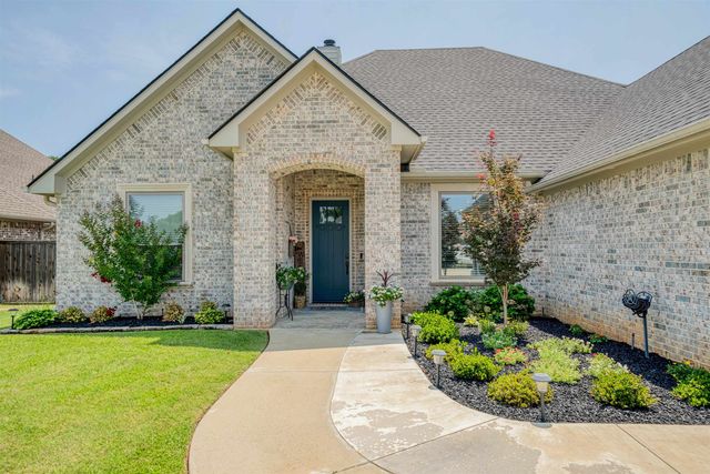 3902 Gable Crest Ln, Longview, TX 75605