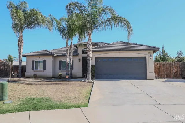 704 Cabo San Lucas Ct, Mc Farland, CA 93250
