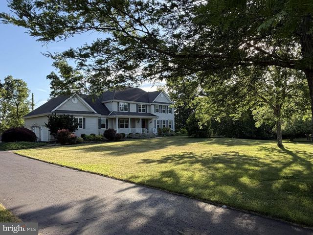 3 Culture Ct, Lambertville, NJ 08530