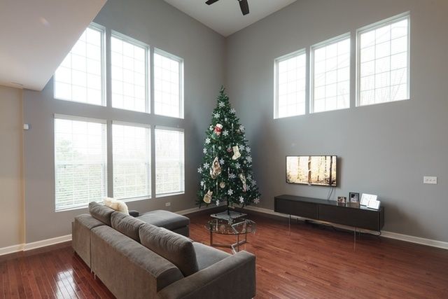 10S448 Carrington Cir, Burr Ridge, IL 60527