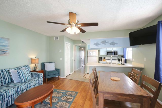 608 Carolina Beach Ave S #ID1302670P, Carolina Beach, NC 28428