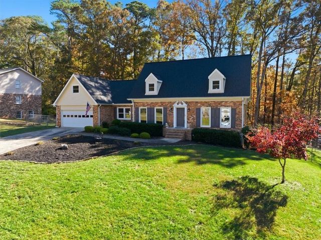 2334 Pine Point Dr, Lawrenceville, GA 30043
