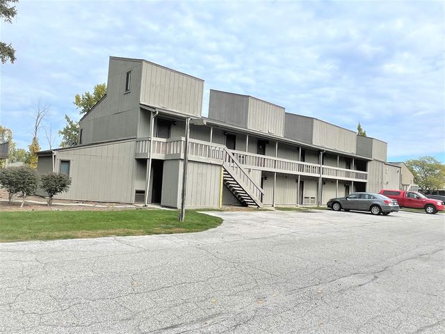 6202-6210 Tennis Ct #C2-D10, Bay City, MI 48706