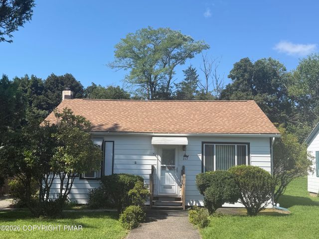 807 Flagler St, Stroudsburg, PA 18360
