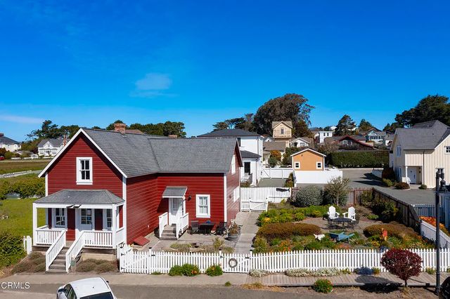 45016 Ukiah St, Mendocino, CA 95460