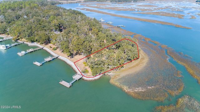 20 Claires Point Rd, Beaufort, SC 29907
