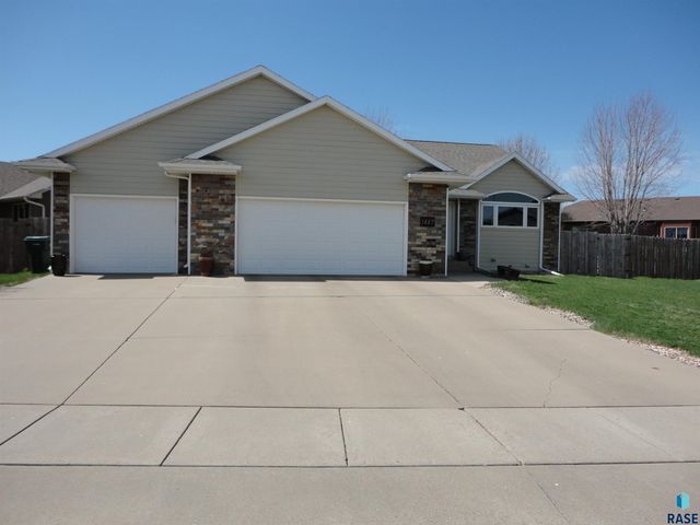 3117 S  Harmony Ct, Sioux Falls, SD 57110