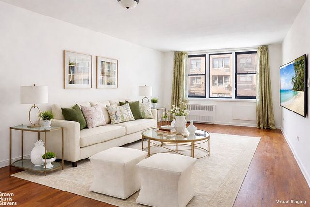 8330 Vietor Ave #529, Flushing, NY 11373