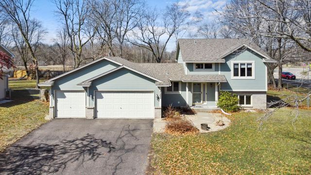 7299 Meadow Ct, Lino Lakes, MN 55014