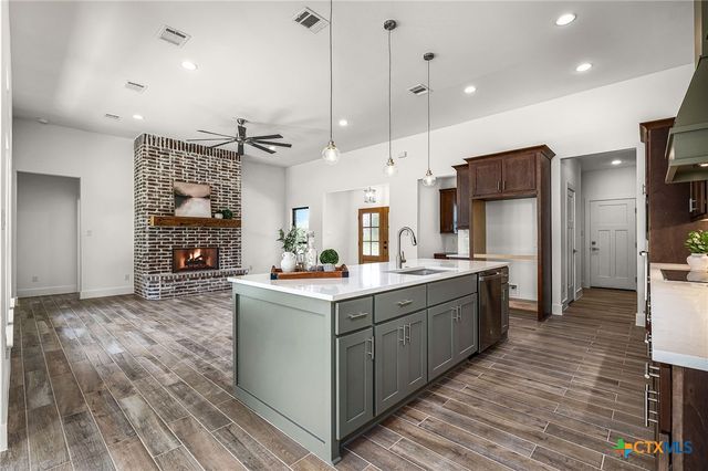 249 Sandpiper Ln, Mc Queeney, TX 78123