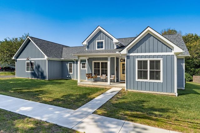 52 Clinton St, Canal Winchester, OH 43110