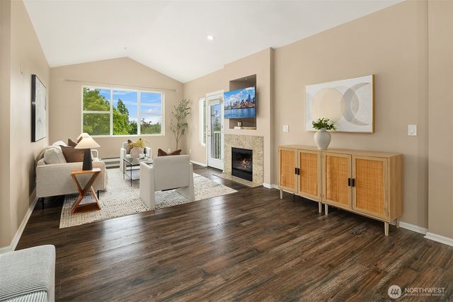 2830 SW Raymond Street #301, Seattle, WA 98126