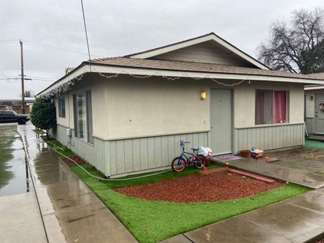 801 S  Conyer St #A, Visalia, CA 93277