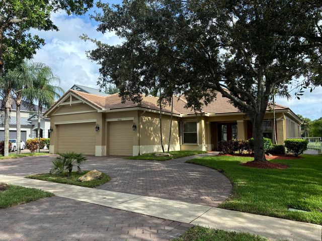 9386 Madewood Court, West Palm Beach, FL 33411