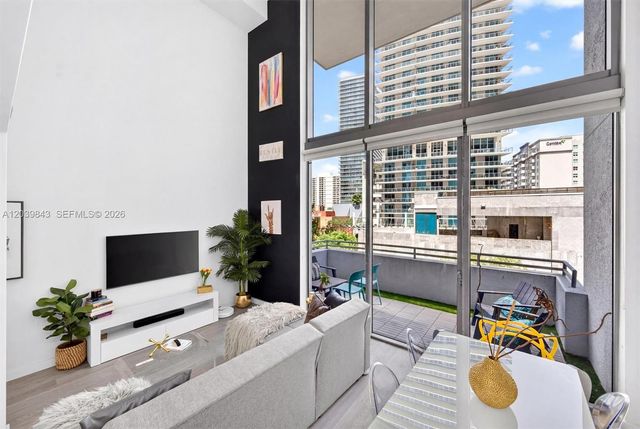 1050 Brickell Ave #420, Miami, FL 33131