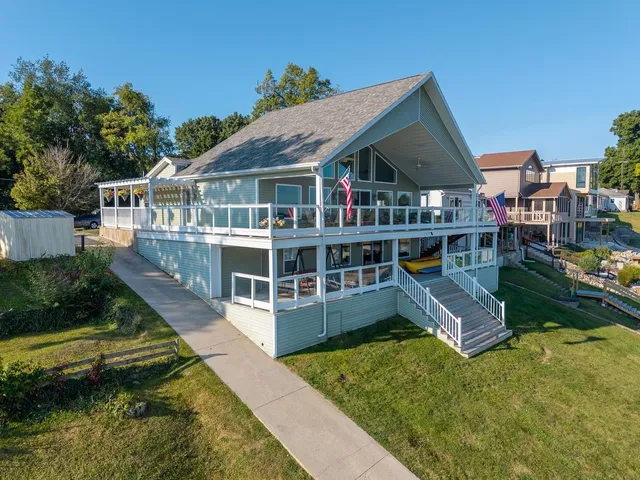 440 Lane 101 Jimmerson Lk, Angola, IN 46703