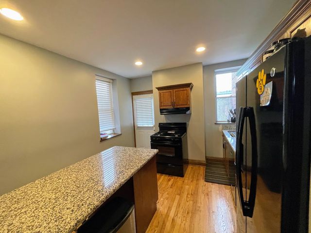 2325 Sidney St, Pittsburgh, PA 15203