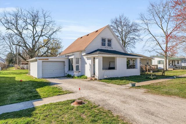 215 S  Melvin St, Gibson City, IL 60936