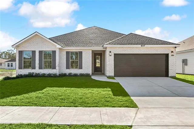 Amelia Plan in Water Oaks, Waggaman, LA 70094
